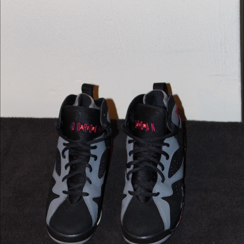 Jordan 7 - Picture 2 of 5